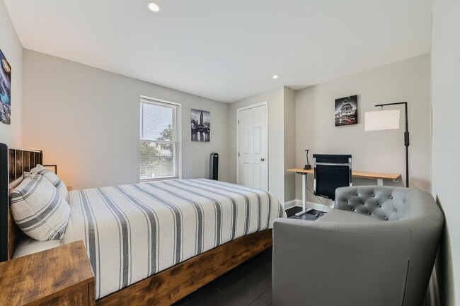 Building Photo - 1019 E Preston St