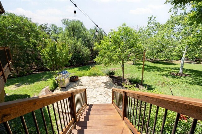 Building Photo - 16200 Spillman Ranch Loop