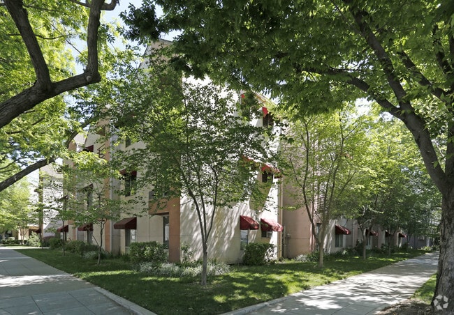 Building Photo - Biele Place