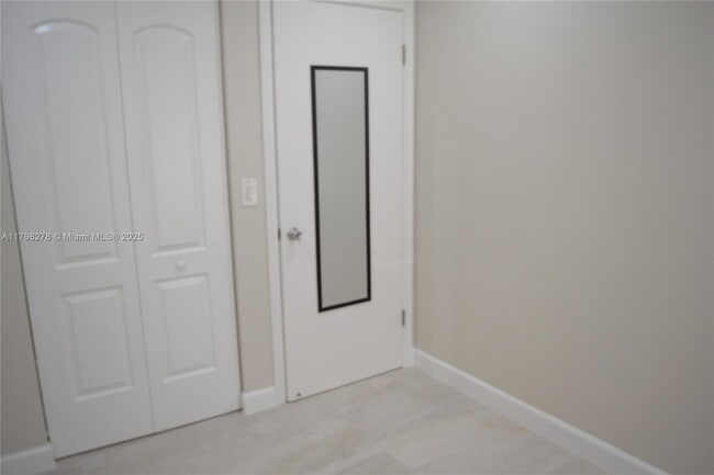 Building Photo - 5211 SW 141st Pl