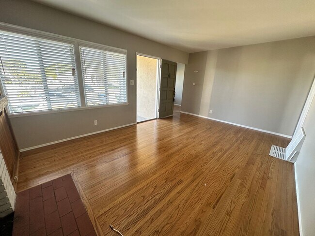 Building Photo - FOR RENT – Charming 3-Bedroom Home in South Torrance