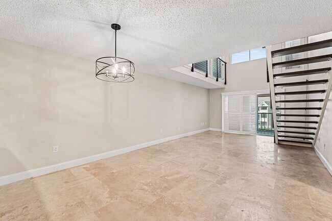 Building Photo - Waterfront Condo in Gulf Landings