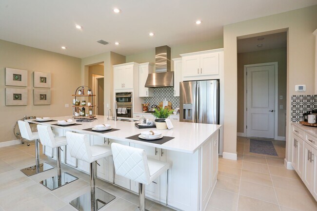 Building Photo - BRAND NEW** STUNNING POOL HOME**PROFESSIONALLY DECORATED**3 BEDS + DEN/ 3 FULL BATHS***ESPLANADE ...