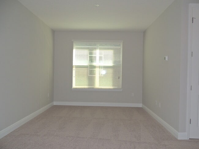 Building Photo - CALL ED FOR SHOWING APPOINTMENTS (352) 217...