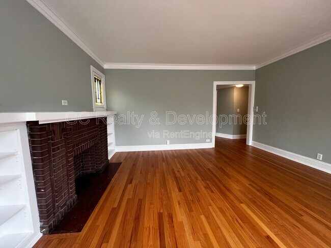 Building Photo - 2144 W Estes Ave