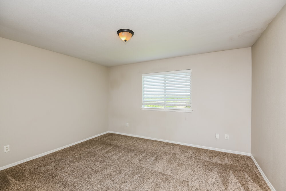 Building Photo - 425 NE Murphy Rd