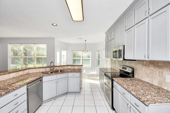 Building Photo - 15711 Rosewood Hill Ct