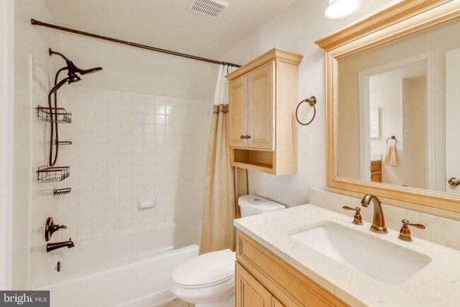 Building Photo - 17505 Longview Ln