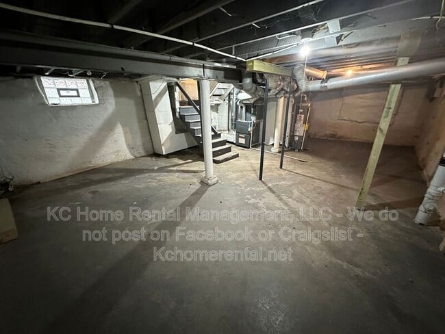 Building Photo - 3016 E 32 St