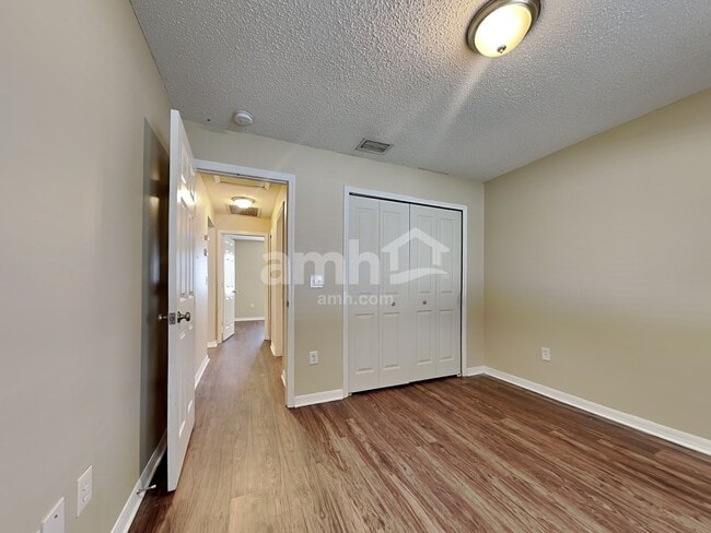 Building Photo - 4504 Reynolds Creek Ave