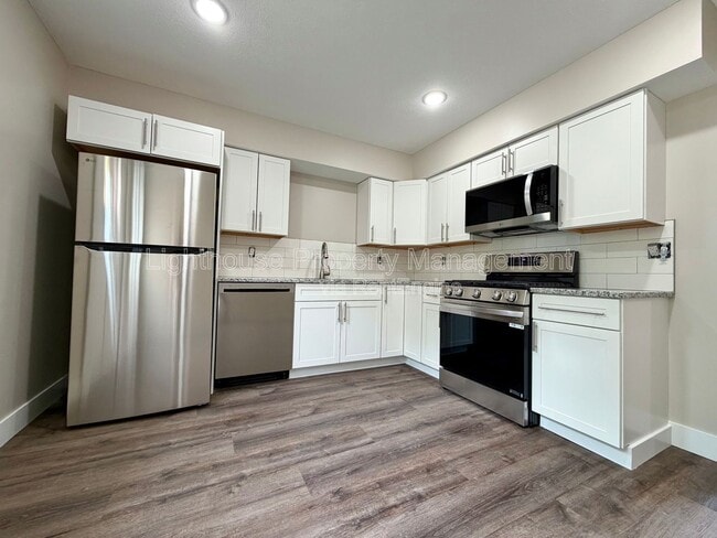 Building Photo - 3253 Charlesgate Ave SW