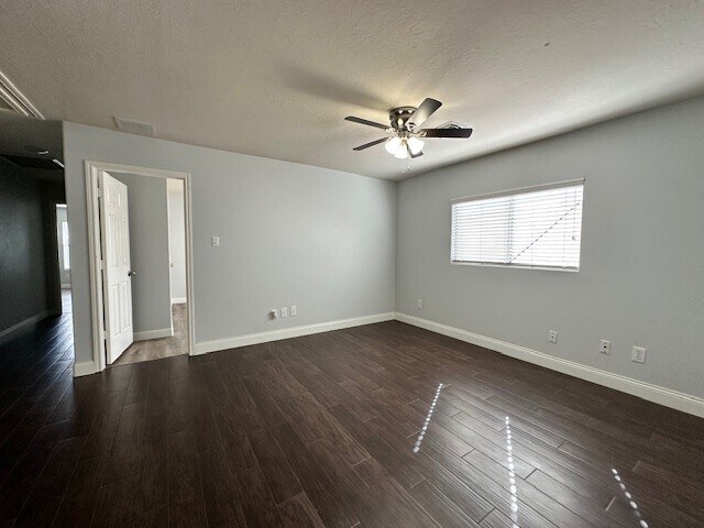 Building Photo - 10403 Hurst Hill Ln