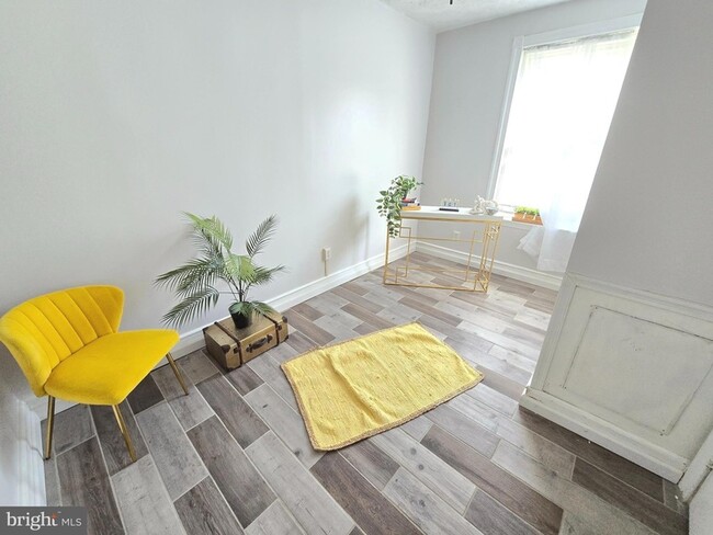 Building Photo - 3151 Pennock St