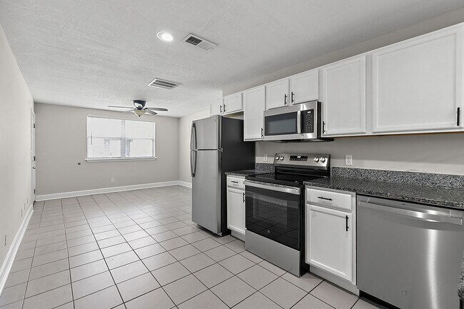Building Photo - 1511 4th St N