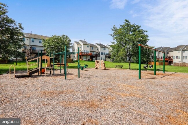 Building Photo - 7510 E Plateau Dr