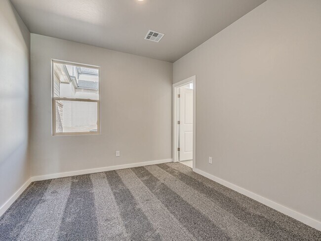 Building Photo - Beautiful New Construction Home in Edmond/...