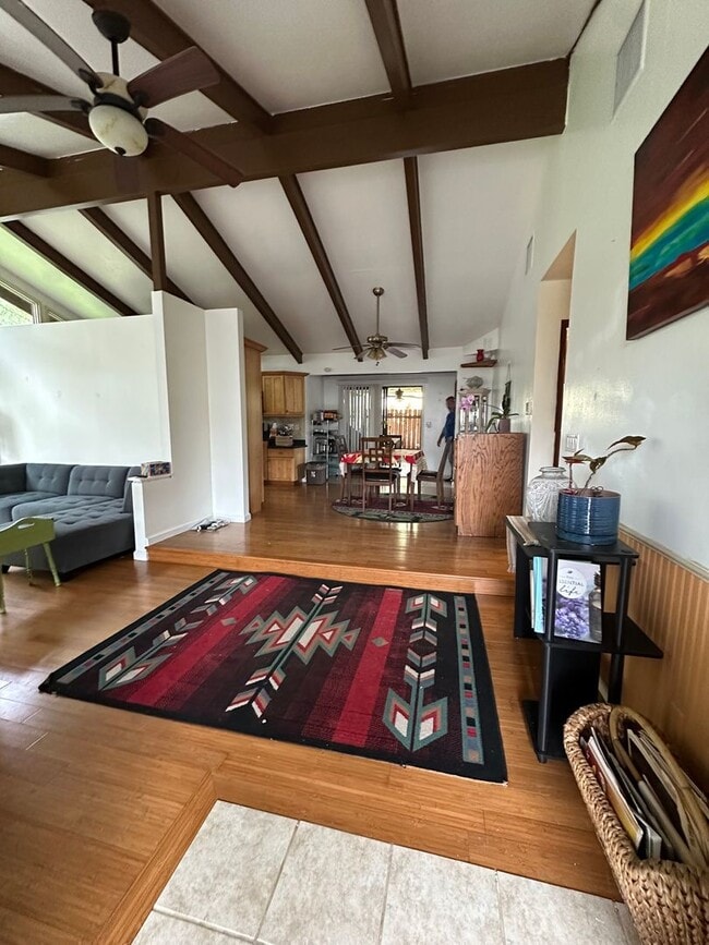 Building Photo - Furnished 3 Bedroom / 2 Bath Home