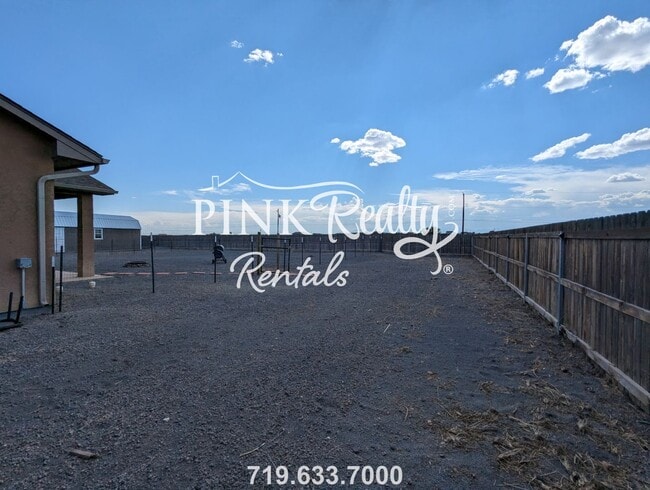 Building Photo - 1325 N Challenger Pl
