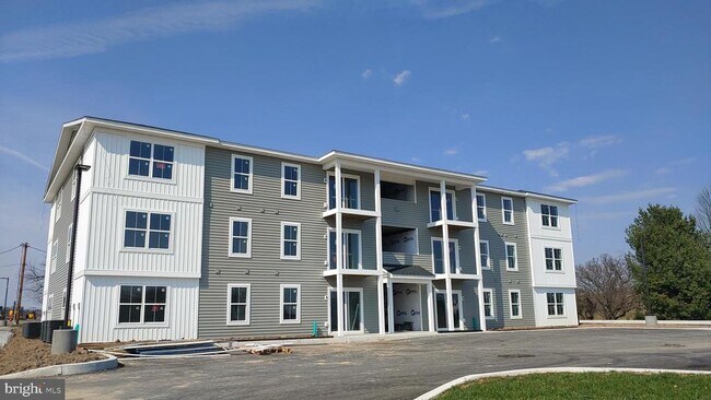 Building Photo - 1000 COLBY Ln