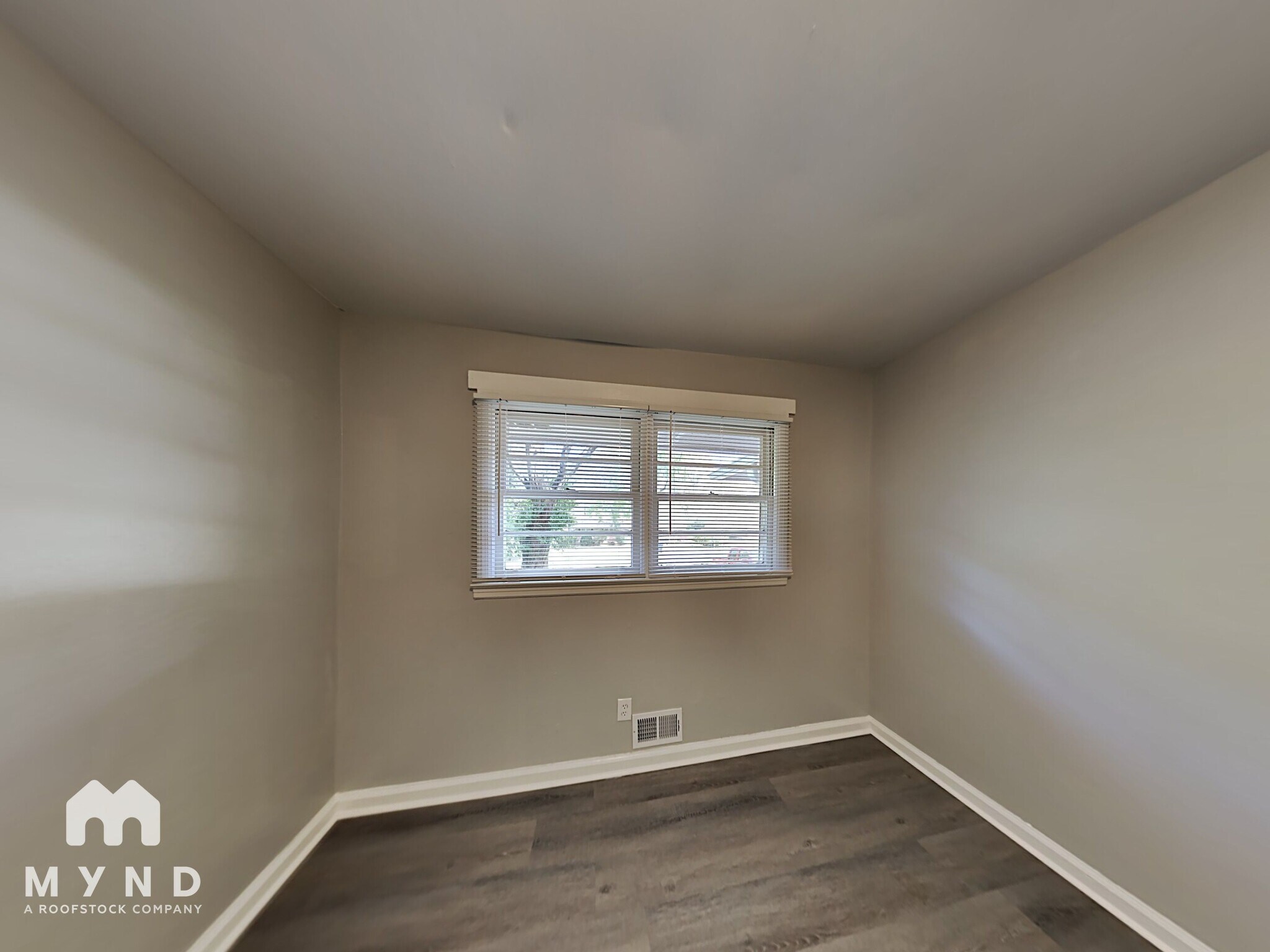 Building Photo - 919 Green Valley Rd SW