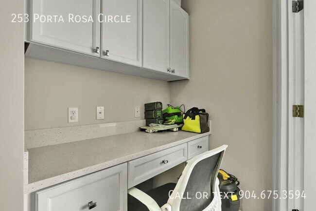Building Photo - 253 Porta Rosa Circle