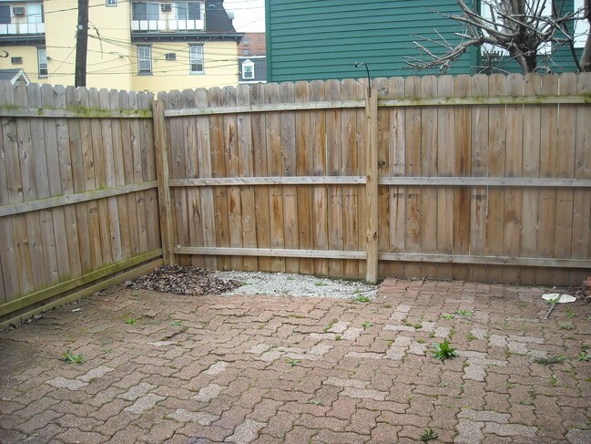 Private rear patio - 332 Hailman St