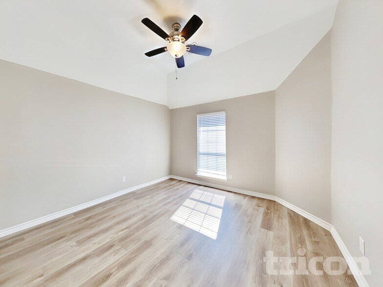 Building Photo - 1533 Mill Creek Dr