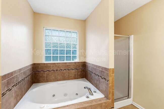 Building Photo - 3013 Heron Ct