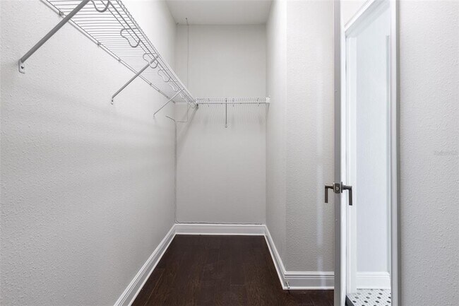 Building Photo - 506 E Robles St