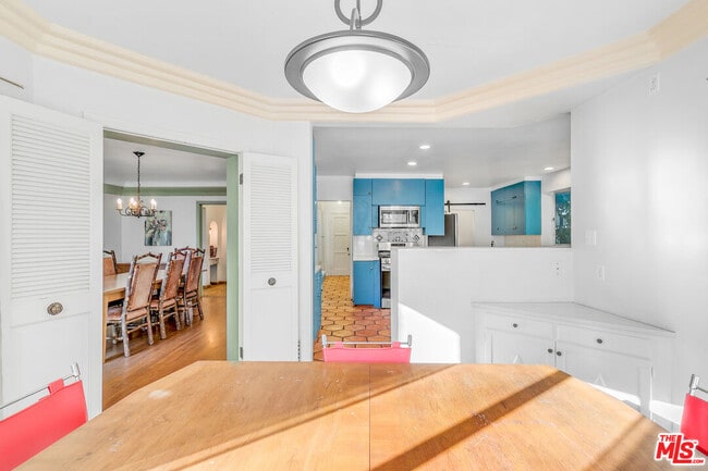 Building Photo - 1530 Valley View Rd