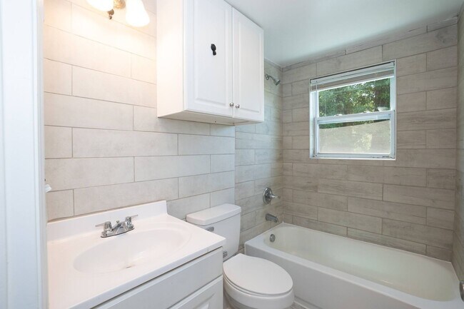 Building Photo - 3728 Gideon Dr