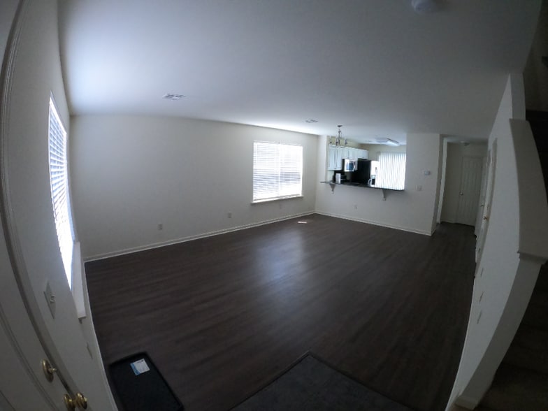 Building Photo - 2101 Quail Hollow Dr