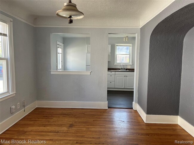 Building Photo - 1265 Franklin Rd