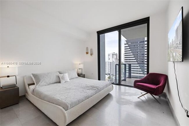 Building Photo - 88 SW 7th St