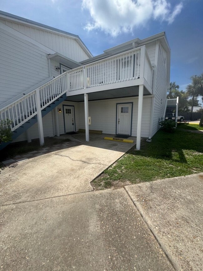 Primary Photo - 6545 N Lagoon Dr