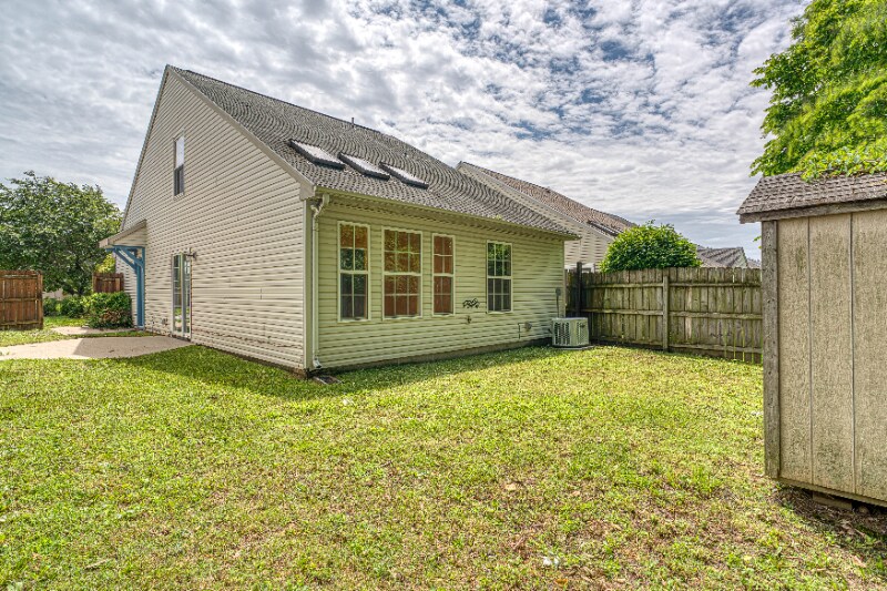 Building Photo - 5819 River Walk Cir