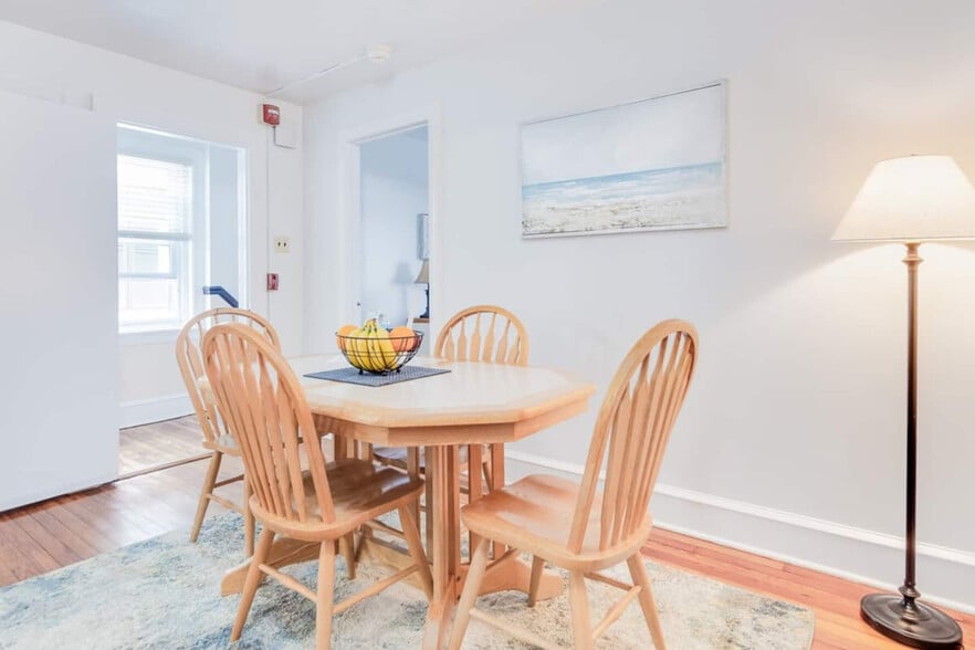 Building Photo - 602 Old Lancaster Rd