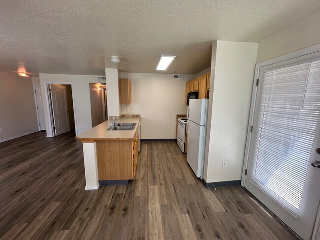 Building Photo - "Charming 2-Bed, 2-Bath Haven in Boise – Spacious 985 Sq Ft Retreat!"