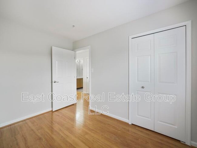 Building Photo - 6100 Newport Terrace