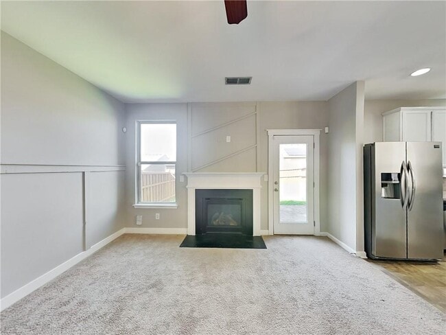 Building Photo - 5885 San Gabriel Ln