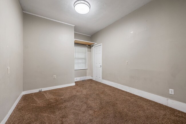 Building Photo - 1357 Park St