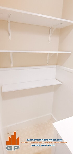 Building Photo - 386 N Main St