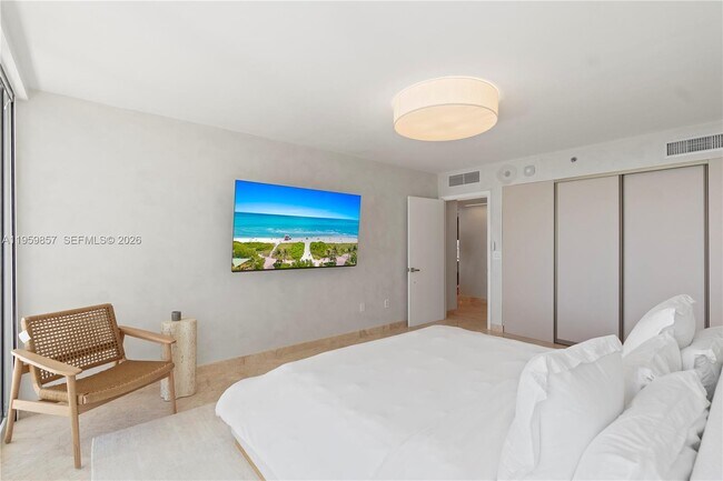 Building Photo - 18911 Collins Ave