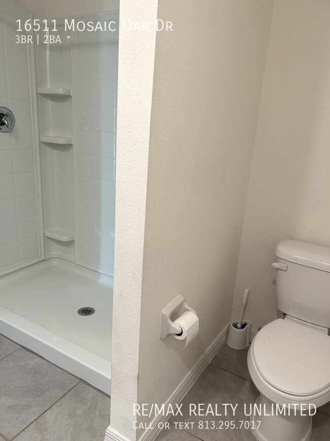 Building Photo - 16511 Mosaic Oar Dr