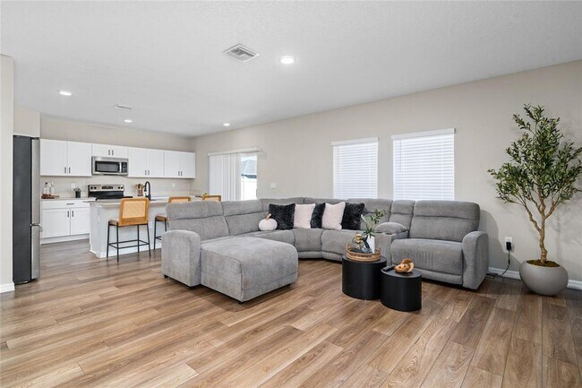 Building Photo - 5008 Starboard St