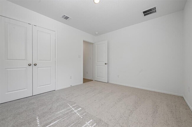 Building Photo - 2244 Devine Lake Bnd