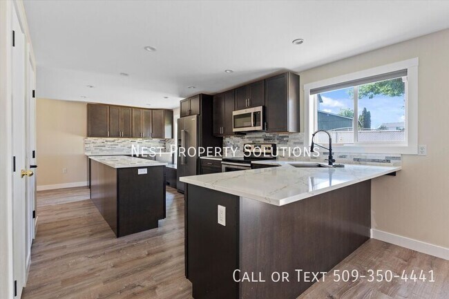 Building Photo - 812 Sage Bay Dr
