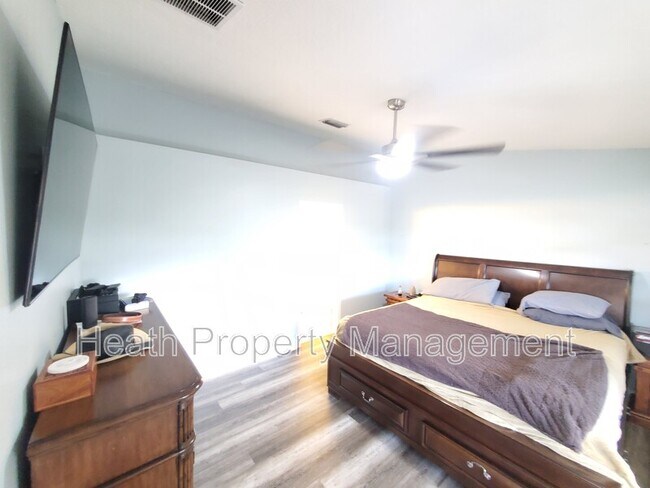 Building Photo - 308 Lookout Dr