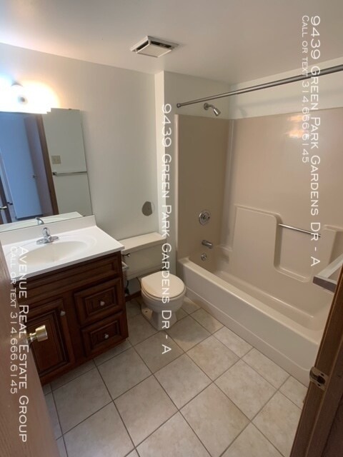 Building Photo - 9439 Green Park Gardens Dr