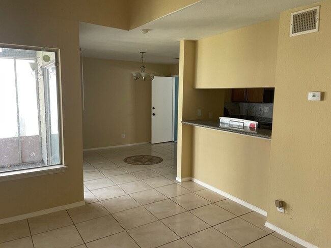 Building Photo - 12510 Manor Ct